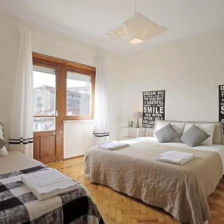 Apolonia 8 - Lisbonbreaks Lisboa